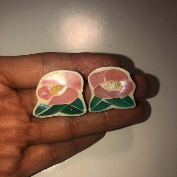 VTG Lee Sands MOP Inlay Lucite Beaded Floral Necklace & Earrings 24” & 1” - Picture 5 of 10